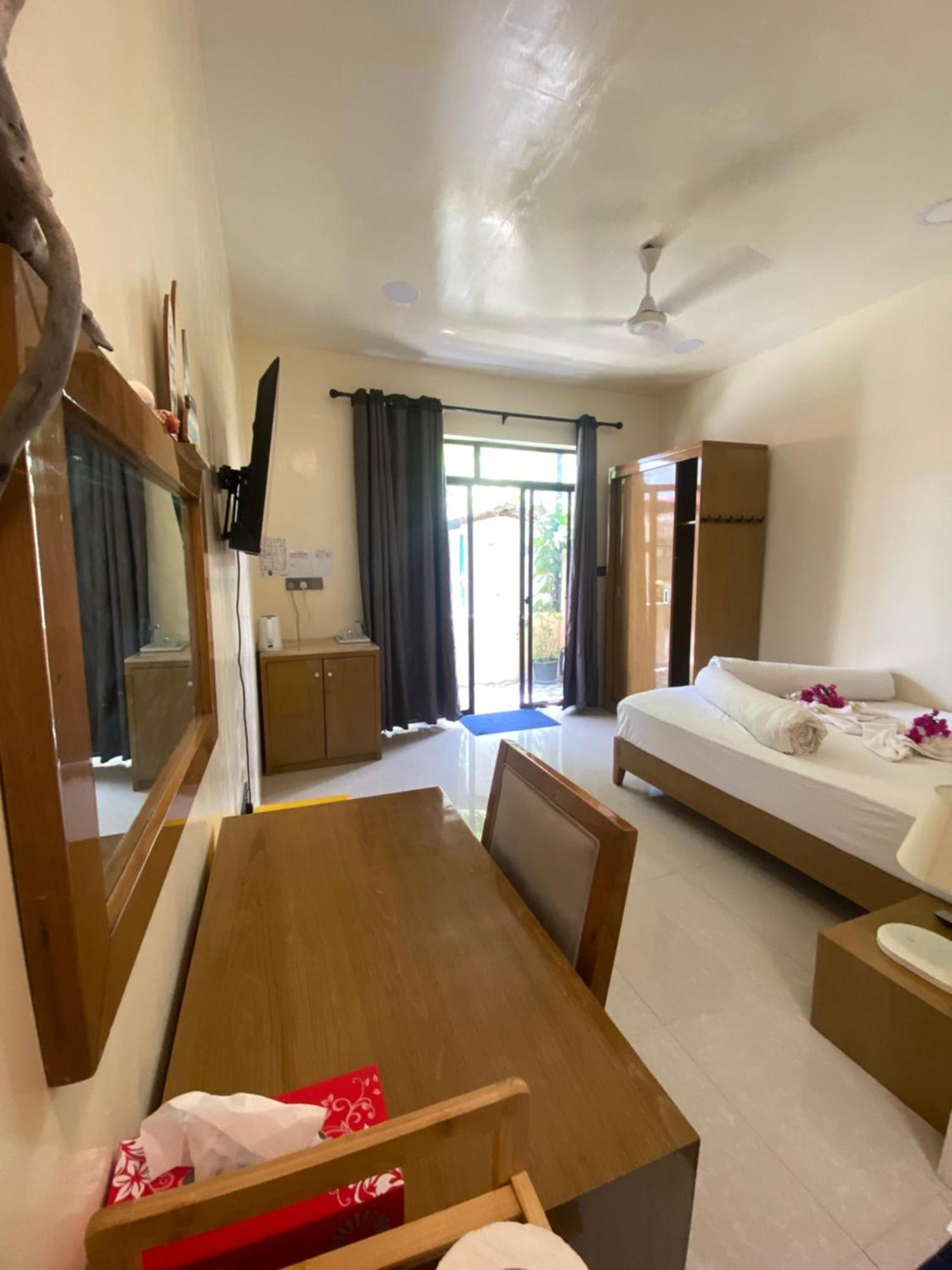 Maavaharu Guest House Himmafushi Eksteriør billede