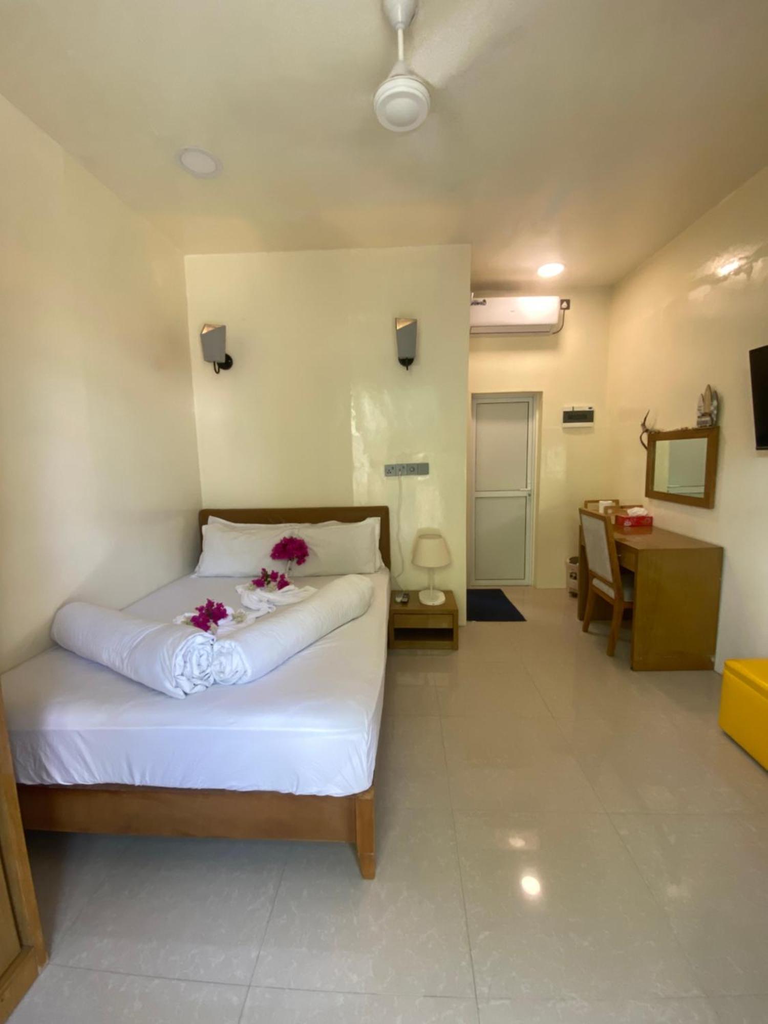 Maavaharu Guest House Himmafushi Eksteriør billede