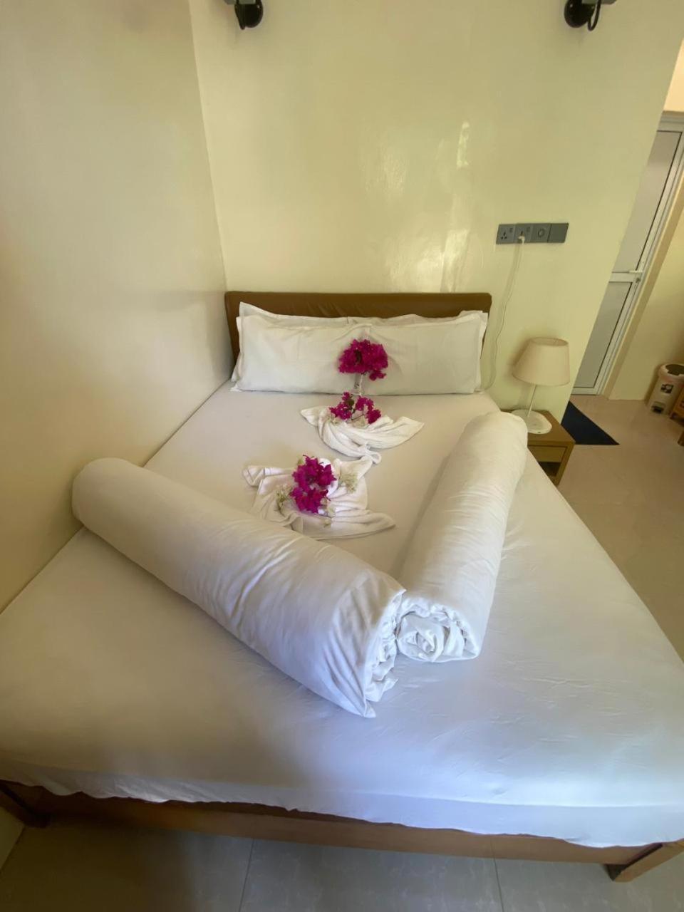 Maavaharu Guest House Himmafushi Eksteriør billede